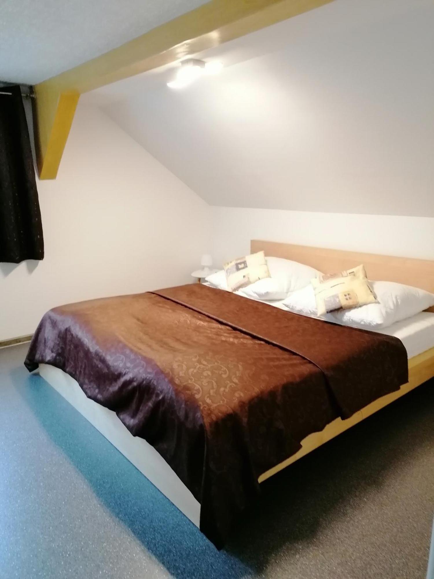 Grosse Am Rennsteig Neuhaus am Rennweg